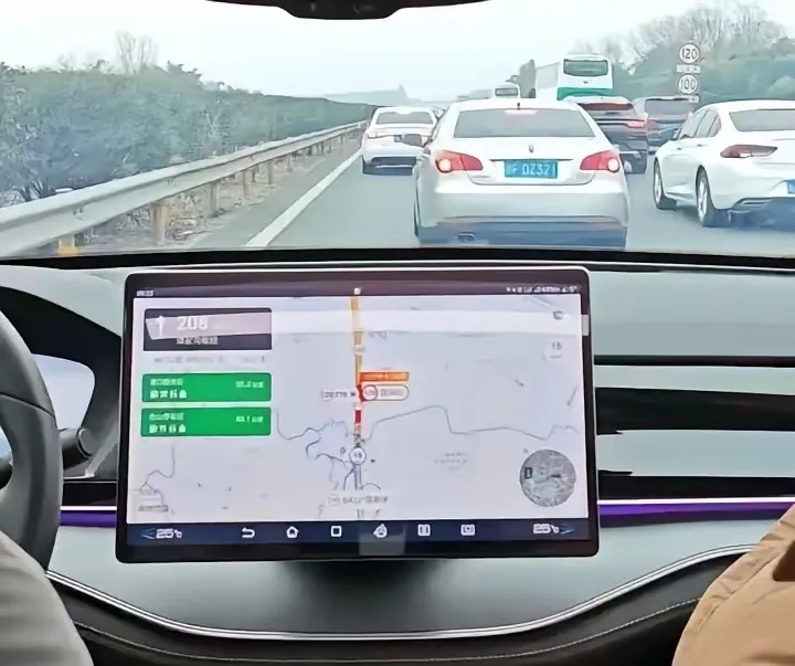 家人们，当初我力排众议，没听家里的买油车，花五万入手电车，专门用来日常通勤。这两