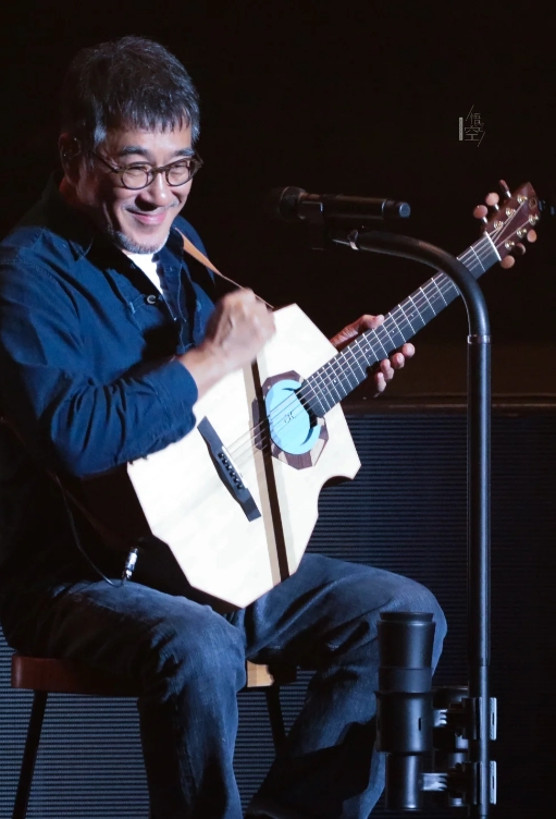 李宗盛：结婚纪念日前一天离婚，只为林忆莲