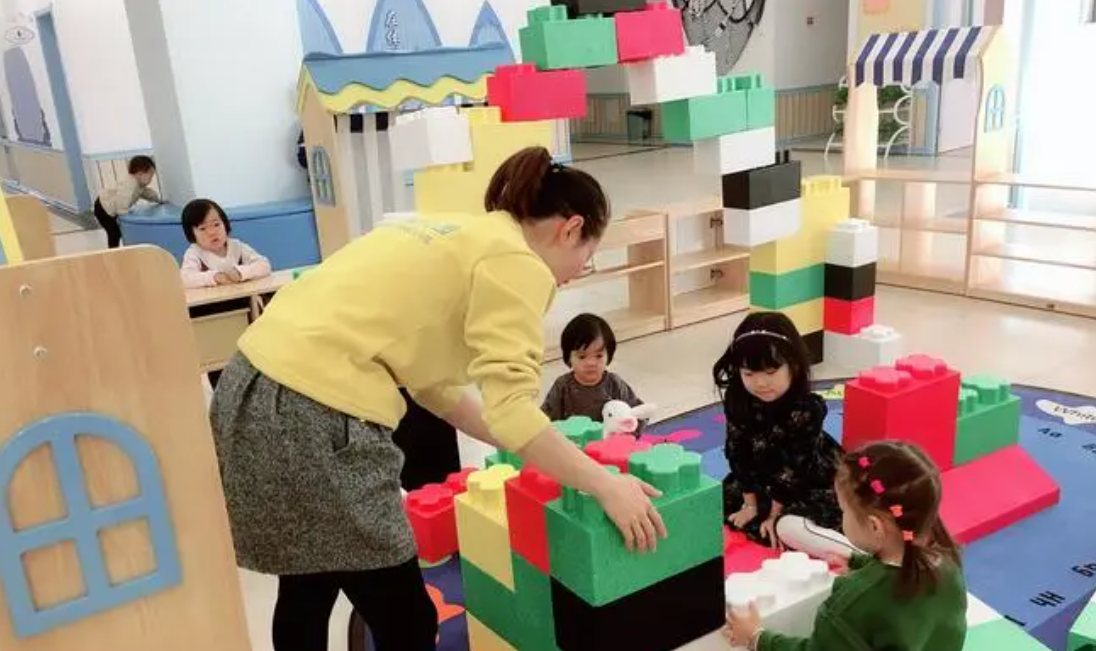 【家庭教育一环节】
最近我也有不安的点，关于“孩子要不要接受同学分享”这个事情。