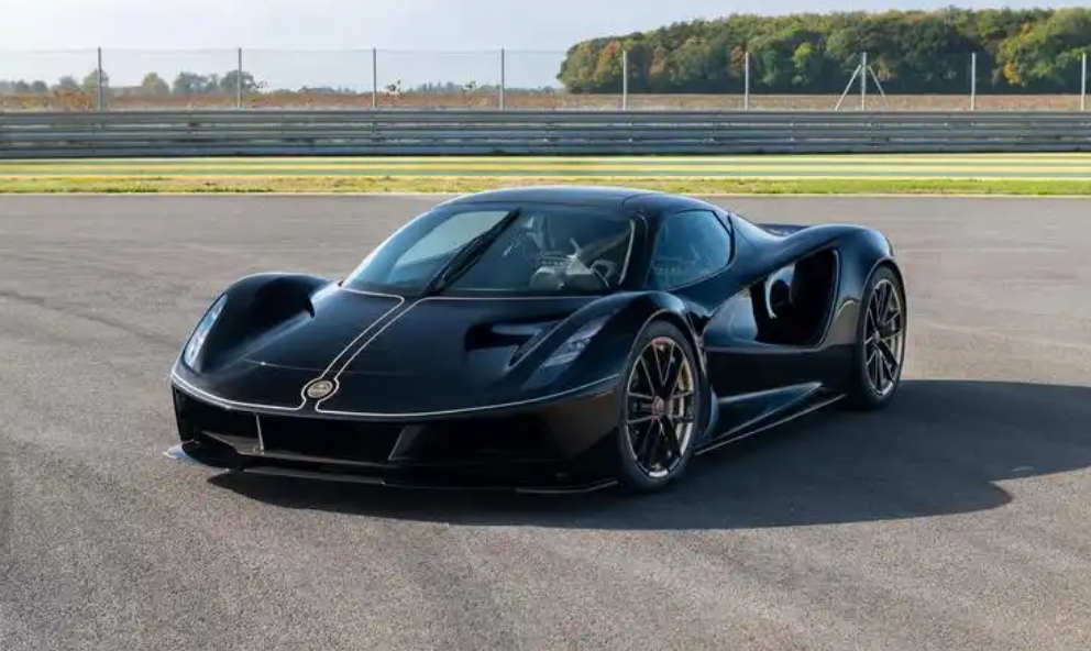 在新能源汽车大行其道的今天，超跑还有存在的必要吗？
超跑售价动辄200万以上，只