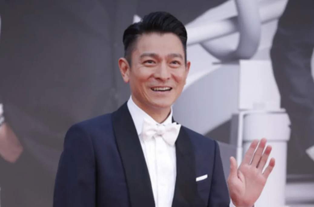 刘德华台北演唱会被紧急叫停，侯漢廷3个视角批评蒋万安！
10月31日，中国香港歌