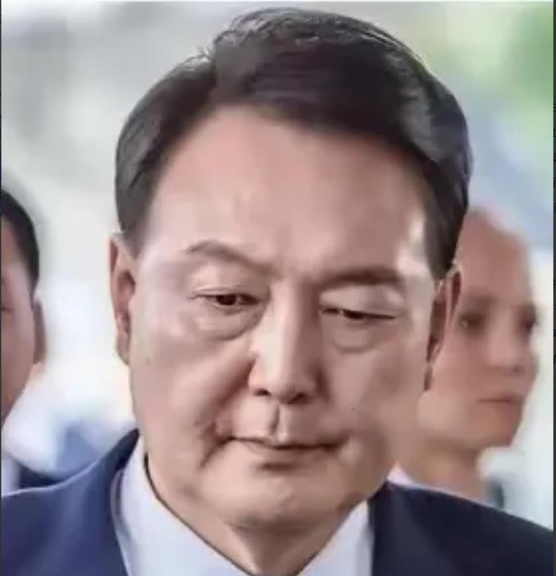 布林肯决定1月6日访问韩国，绝对不是为了营救尹锡悦，因为尹锡悦现在对美国已经没有