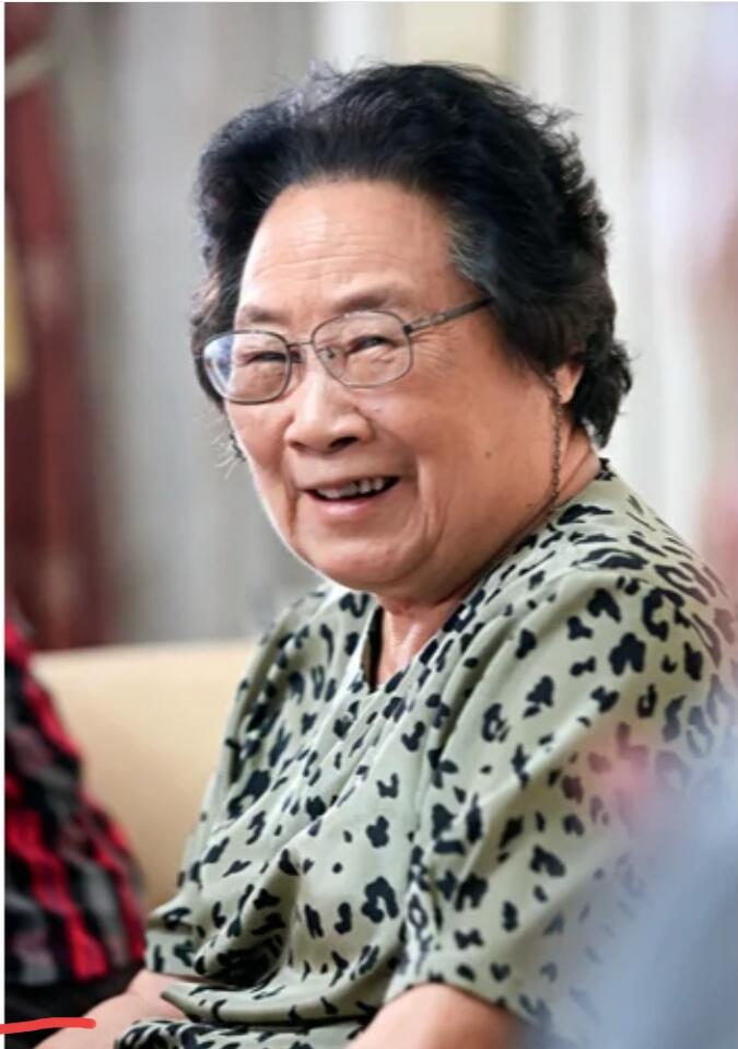 屠呦呦：呦呦鹿鸣，食野之苹