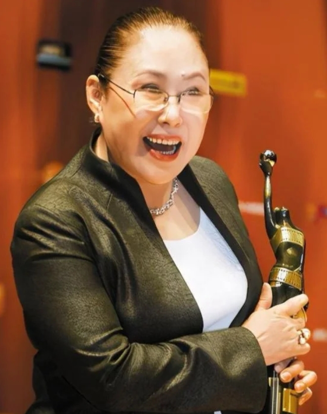 斯琴高娃，一生充满了坎坷与挑战