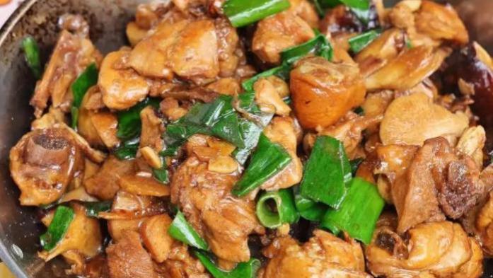 “预制黄焖鸡”被年轻人抛弃 将近五成的相关企业倒闭