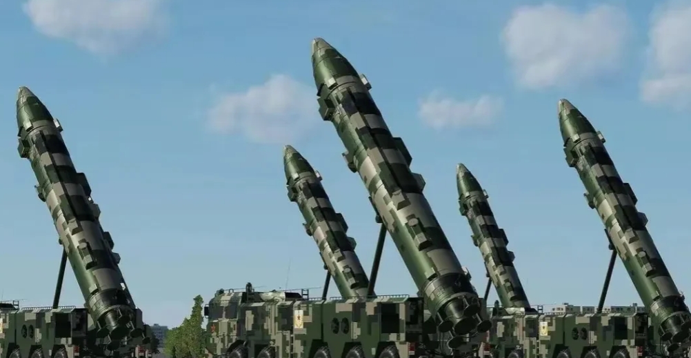 一旦中国同时发射24枚东风41，号称世界第一美国，能否拦住？

谈及中国东风-4