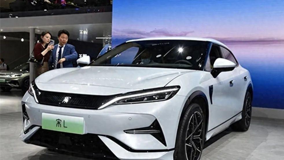 比亚迪4.98万，1.5L插混、ECVT，续航2000公里