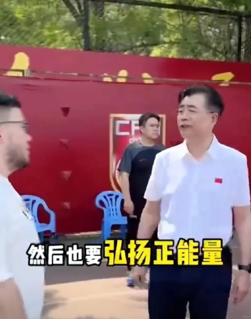 宋凯和陈戌源比起来，至少从这几个细节可以看出作风更务实；

1、对球员熟悉，时刻