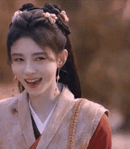 鞠婧祎拿到🌸粉最喜欢的🫓了，🌸粉们最爱1女n男爽文，做梦所有男主为了自己要