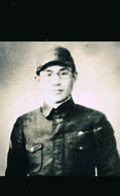“镜泊之虎”陈翰章！
陈翰章，东北抗联第一路军第3方面军总指挥，足智多谋，文武双