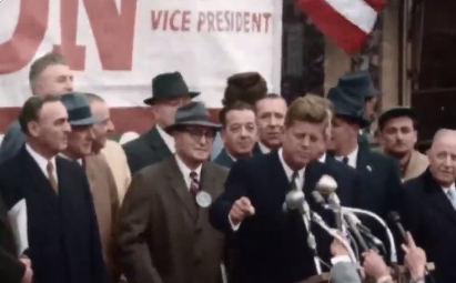 1960年9月，美国历史上第一次总统候选人电视辩论：肯尼迪年轻、上镜、表现好；尼