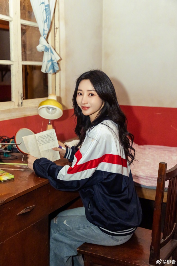 柳岩上节目时，自称没有容貌焦虑。这句话从她口中说出来，毫无说服力。记得德云社的相