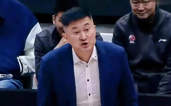 现在看广东队的比赛，感觉好陌生，不是叫不出球员名字那种陌生。

今晚广东打北控，