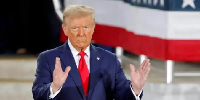 对于叛徒，绝不原谅！特朗普亲自辟谣将让蓬佩奥当美国新政府国防部长，彻底亮明了自己