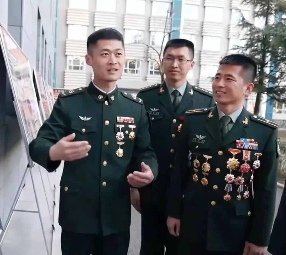 解放军官兵左胸上方那漂亮的勋表，你可看懂
2023年1月1日，中央军委发布的《军