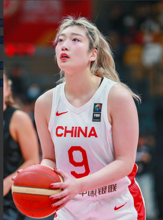 中国女篮半场37:34领先西班牙，8大“不可思议”
1、不可思议！中国女篮失误太