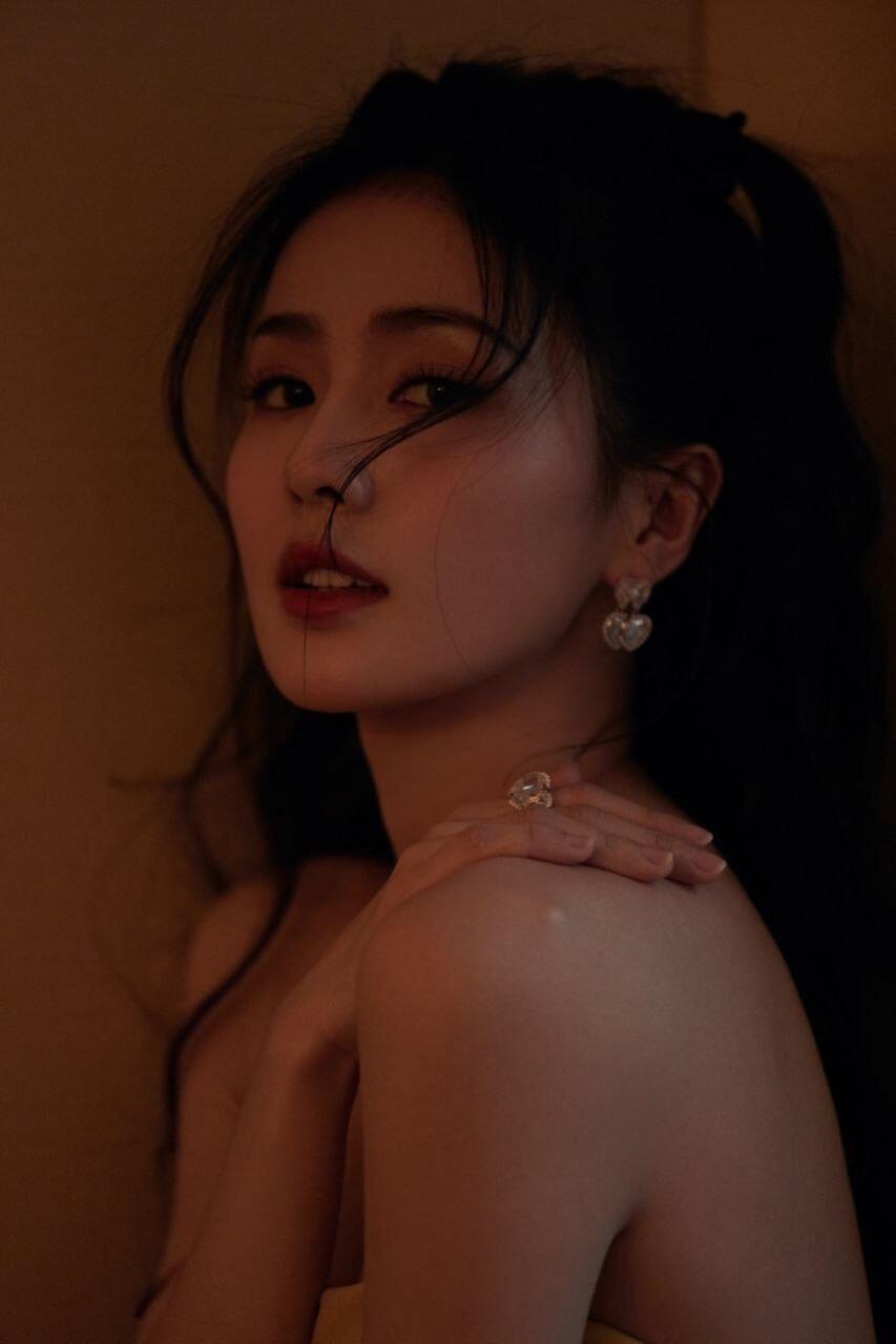 白鹿——艳丽娇美