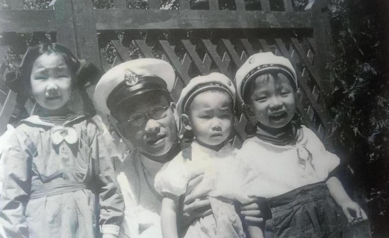 1959年，原海军航空兵副政委边疆少将正在办公，总政的负责同志找上门来。原来，组