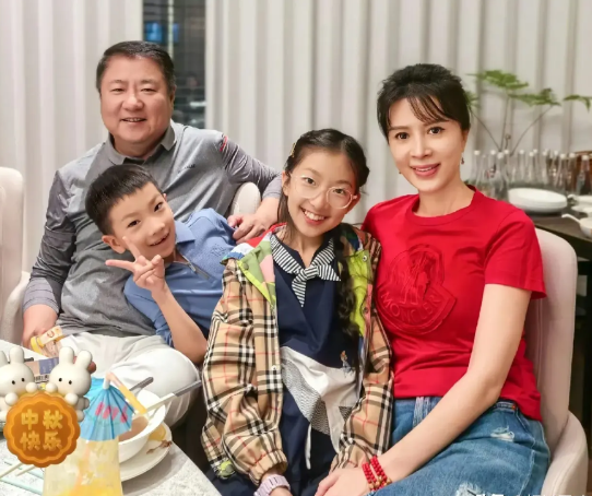 金巧巧不忍了！
2月19日，金巧巧看到网上有人说她是因为《蛟龙行动》这部烂片亏损