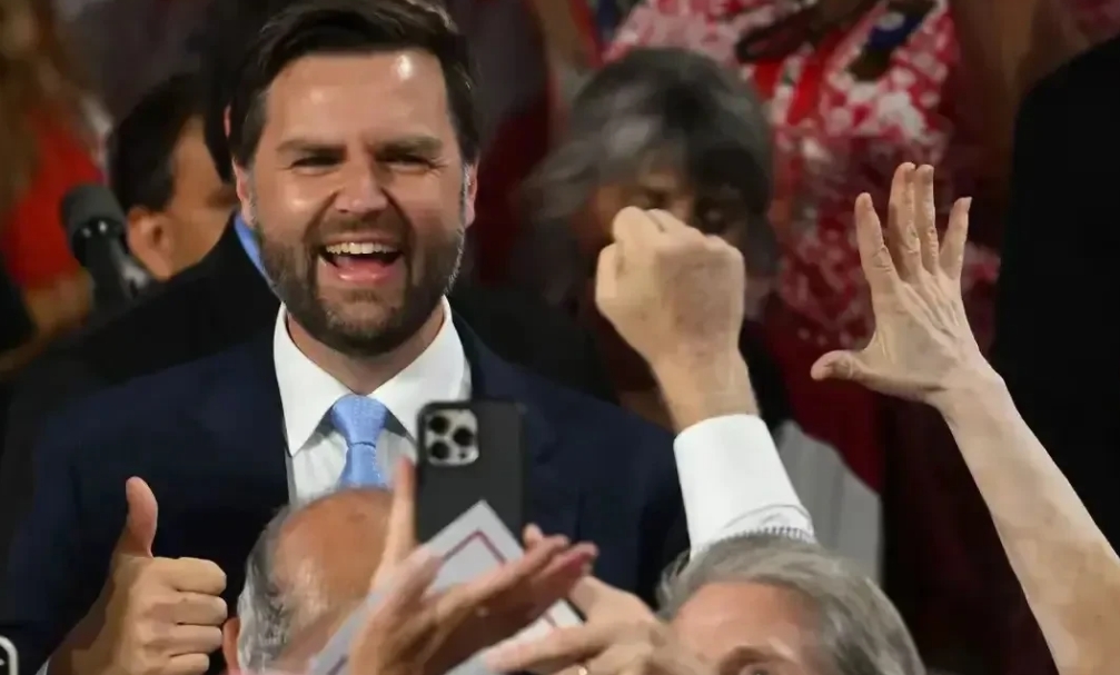 哎呀呀，这万斯，真是玩转中国人情的高手啊！他这操作，简直让人瞠目结舌，不得不感叹