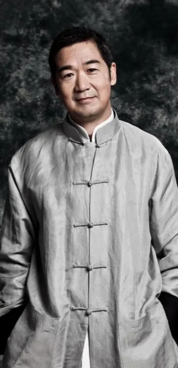 亲儿虽有遗憾，三女成骄——张国立家事