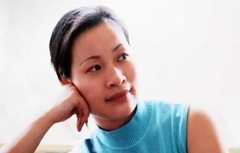 2003年，湖南有个21岁的女老师在宿舍里去世了，全身是伤，下身有撕裂，现场还留