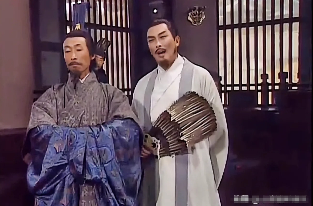 《三国演义》诸葛亮舌战群儒那一段，实际上是诸葛亮惨败，只是被作者有意识忽略了。