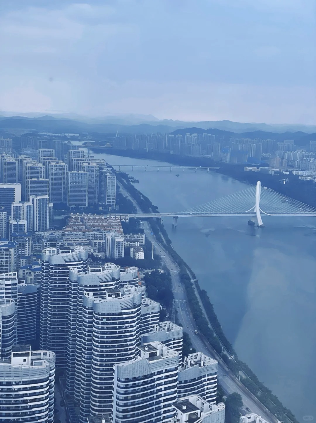 我宣布 柳州 我的新晋第二故乡！！
一睁眼就嗦粉的快乐谁懂啊！！
来柳州一定要带