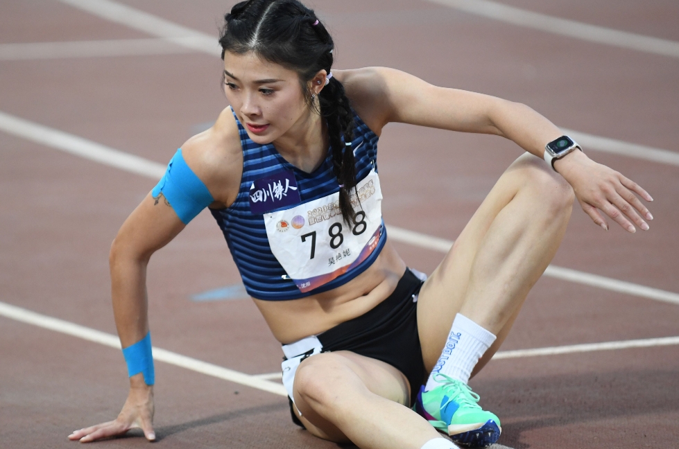吴艳妮其实是实力与颜值并存的田径运动员