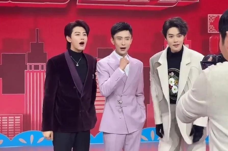 孙樾 何健麒 柯淳 上央视了:短剧也算出息了，三大霸总上了《春晚等着你》看妆造何