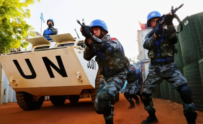 老美又开始算计熊猫了！！老美的官员就提议——等鹅乌冲突停火后，也就是乌克兰的土地