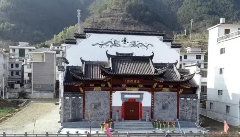 村里集资90万建宗族祠堂最后花了120万，自信满满，以为村民都会踊跃捐款，最后祠