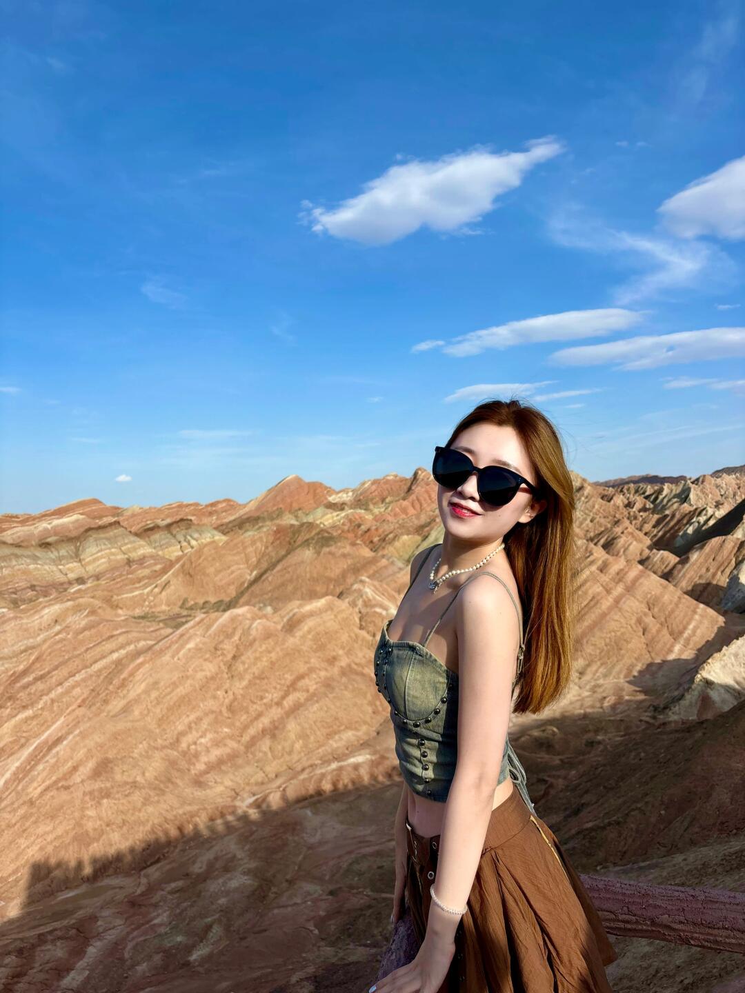 来七彩丹霞不要只穿黑色啦