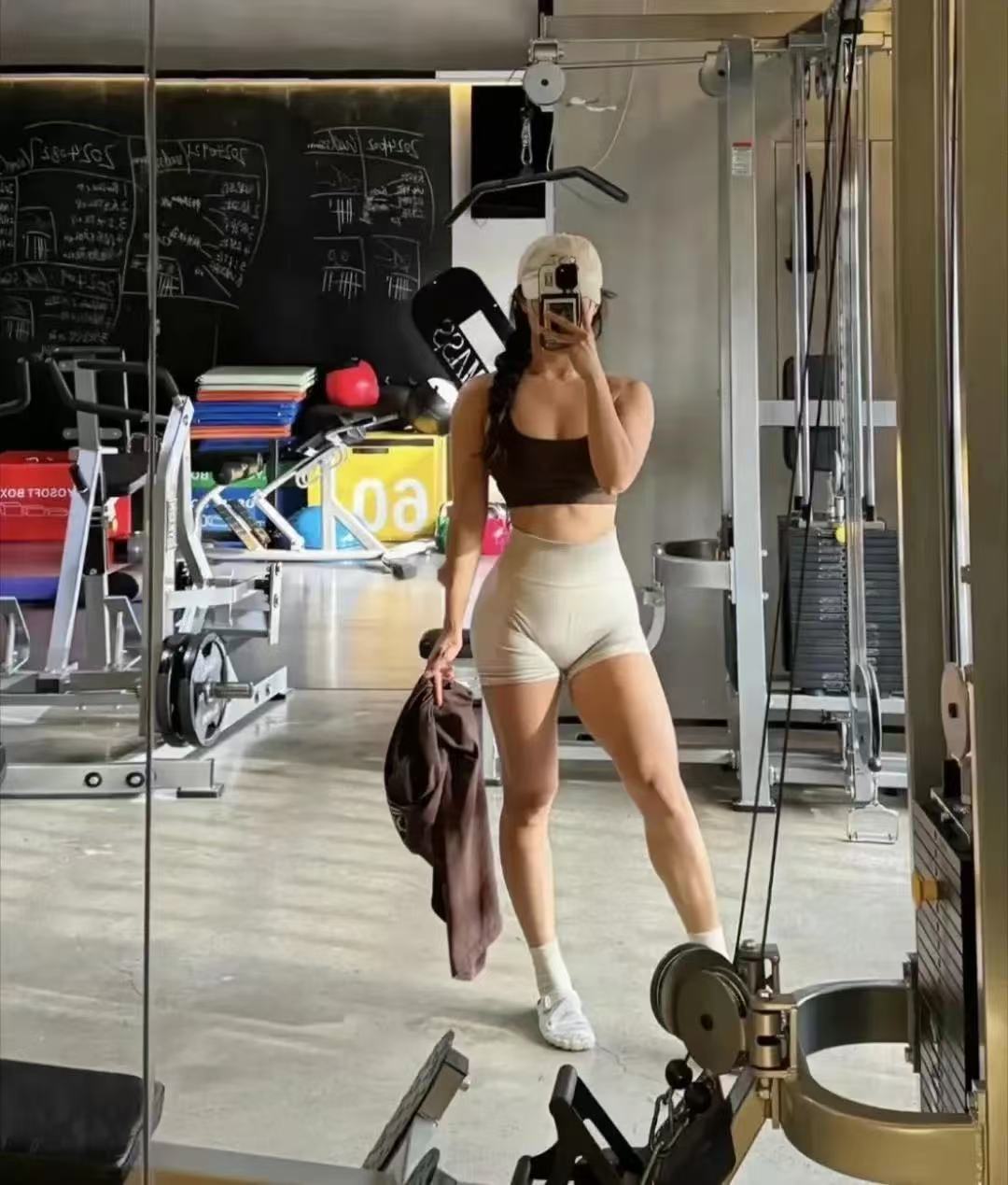 你能看的出来后妈今年快50岁了吗哈哈哈哈哈