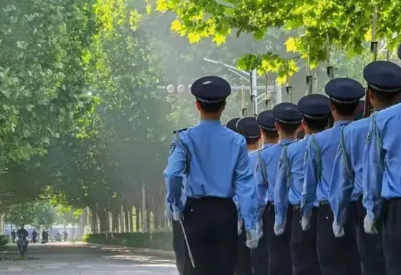 四年前高考600分，今年警校联考54分。这样的同学，我发现在警校还不在少数。现在