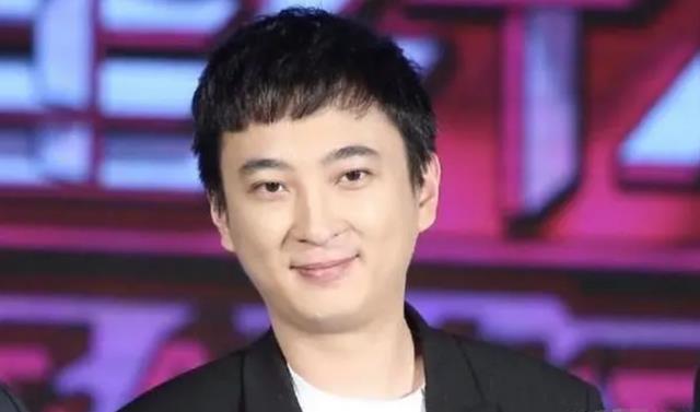 王思聪新加坡被偶遇，大肚油头还有精神小妹作陪，网友：眼光真差（王思聪新爆料）-第22张图片-九妖电影