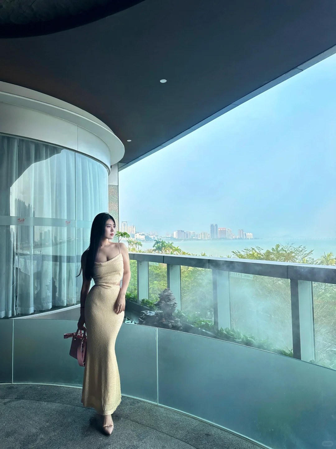 在珠海｜这里谁拍谁美丽
终于晴天☀️来看海
和姐妹吃了想来很久的餐厅

一个多月