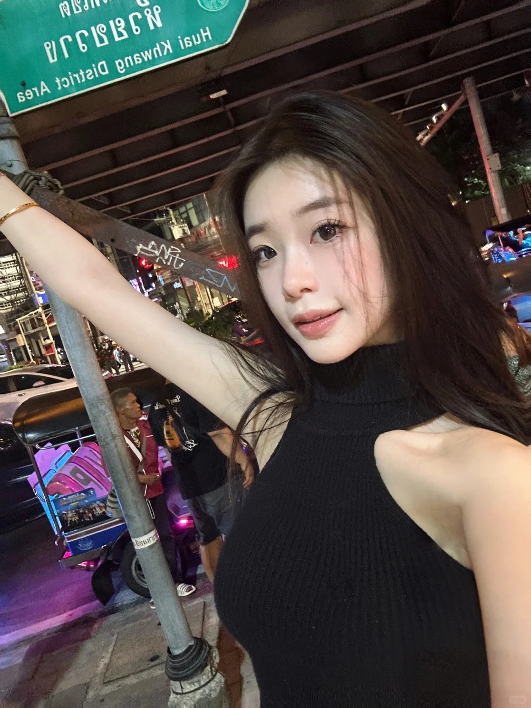 曼谷随地大小拍🤳
是晚上city walk也会中暑的温度了
这个妆有没有一点泰