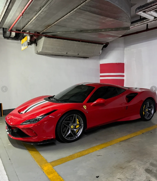 问问uc老铁们，我准备把女友的钻戒卖了，买这辆车卖车老板会同意吗？这辆车贵吗？