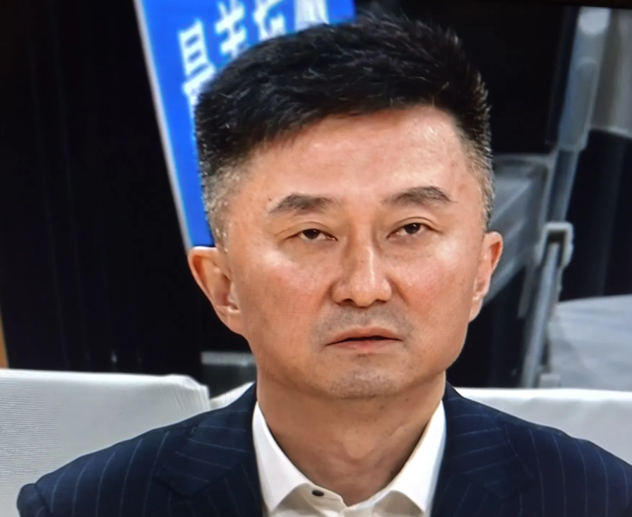 尘埃落定，接受惩罚，好好反省以图东山再起！
一连串的输球导致球员、教练压力山大，