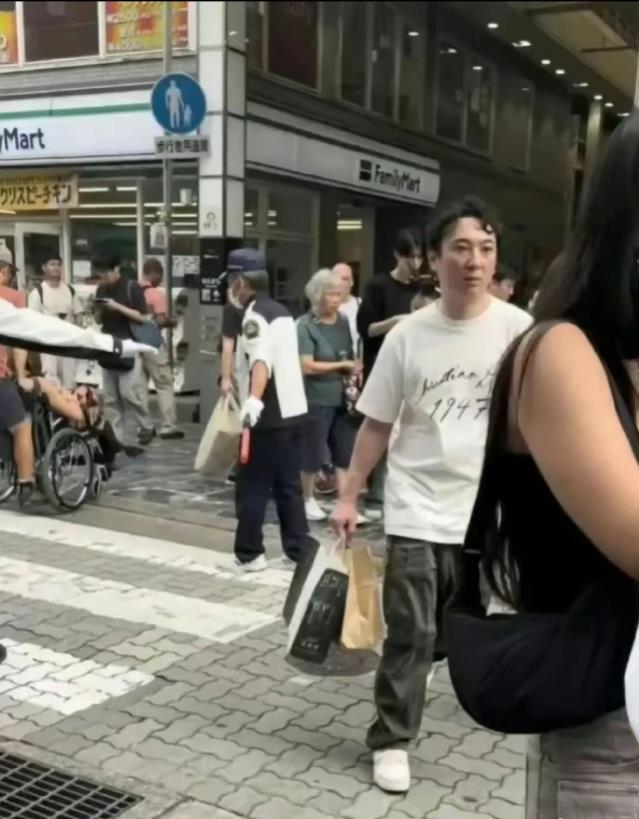 据说这是王思聪在日本剪发型，花了5万，没看得出来贵在哪里