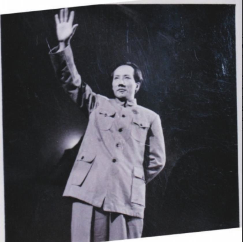 “舞台上第一次演毛主席时，毛主席还健在，看完后毛主席说了什么？”1951年，北京