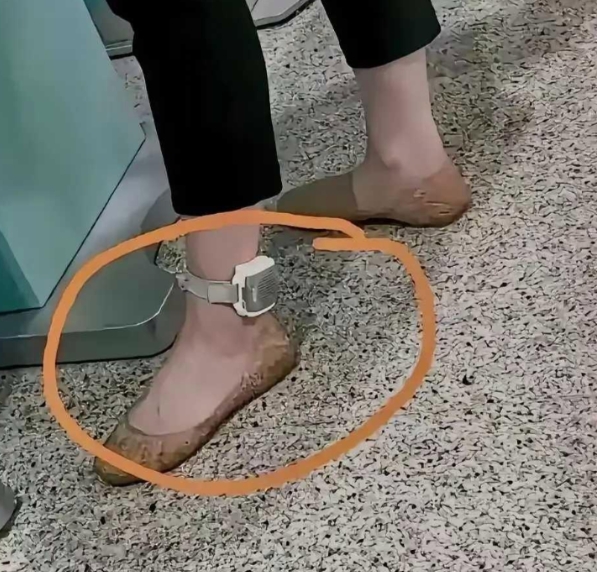 这是个啥东西！哈哈哈哈 [大笑][大笑][大笑][大笑][大笑]