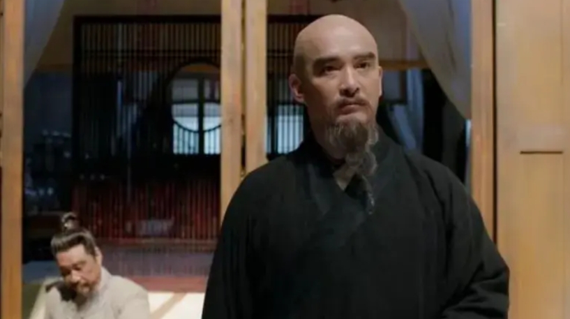 “黑衣宰相”姚广孝有3个神预言，成真了2个半。

预言1：飞龙在天，太子遽亡，倾