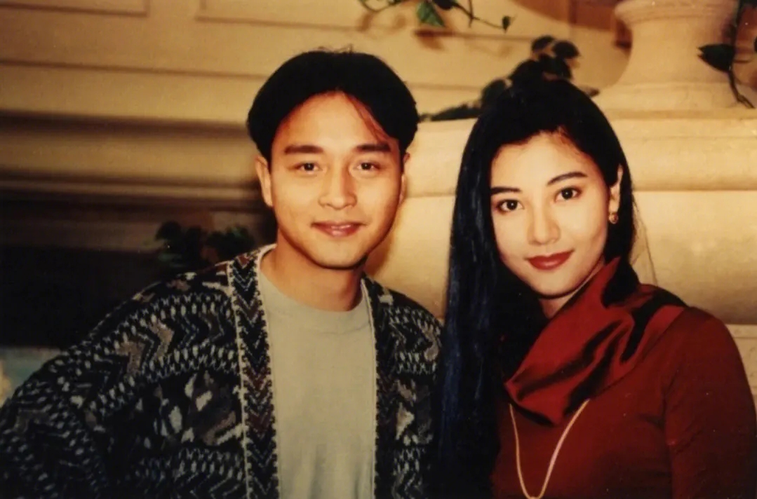 1997年，张国荣受到一生中最大的屈辱，主持人刘若英和秦汉的一番话，让张国荣终身
