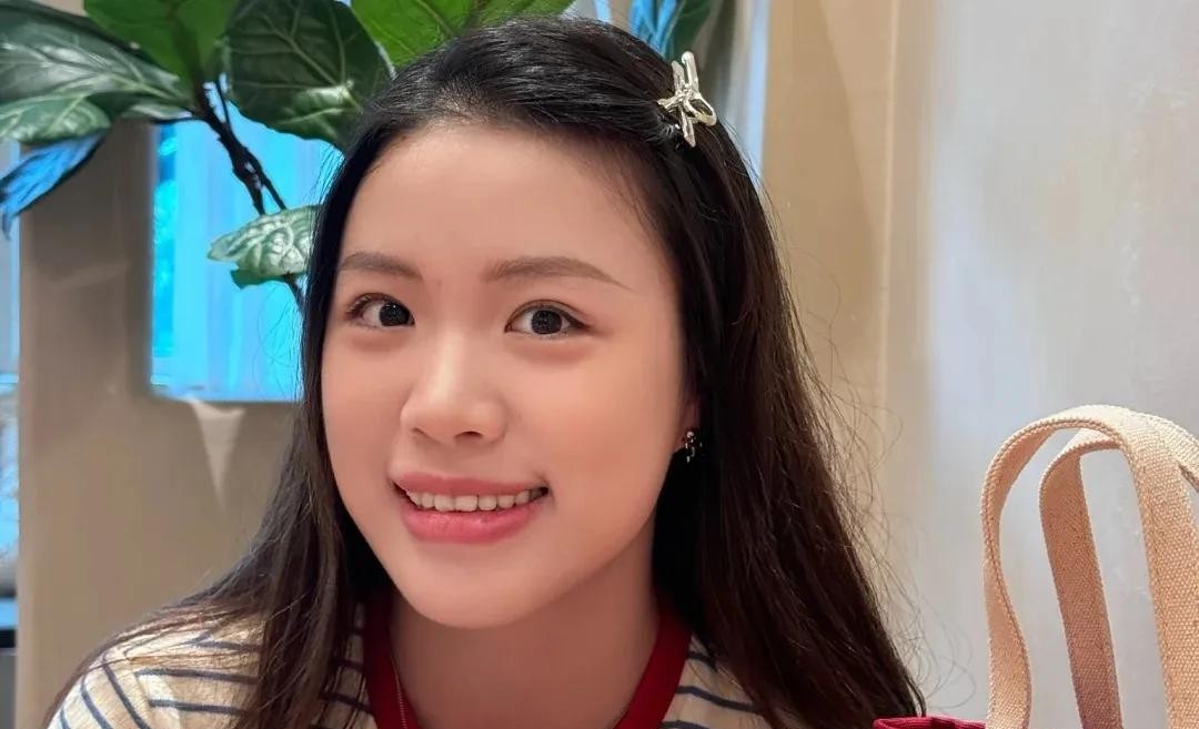 杨倩长相一般却很讨喜

                            