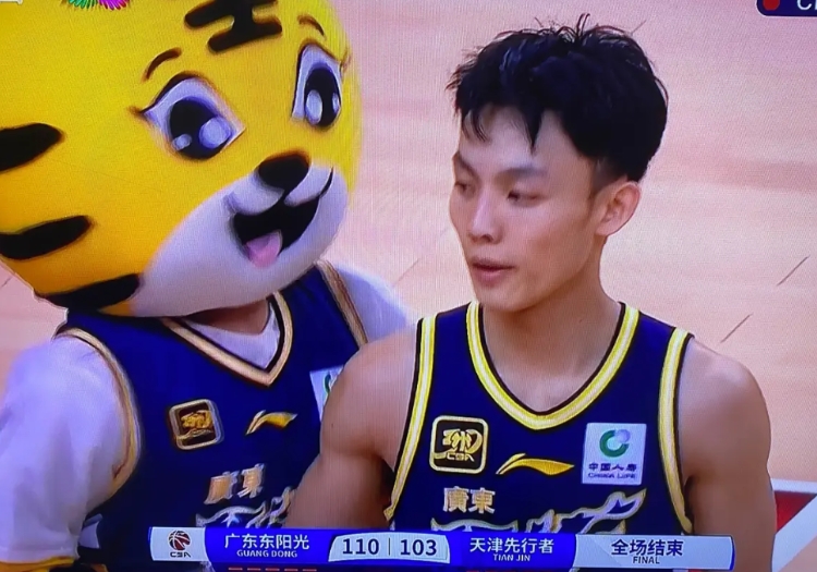说几个不争的事实，本赛季10个赵继伟也比不上1个徐杰，不吹不黑面对现实，辽宁球迷