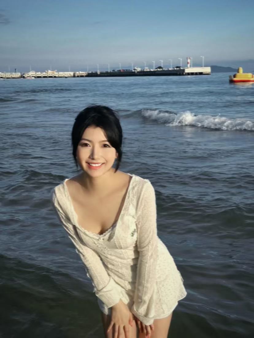 那年陪我一起吹海风的人已然不在，我的对象在哪里哈哈哈哈哈