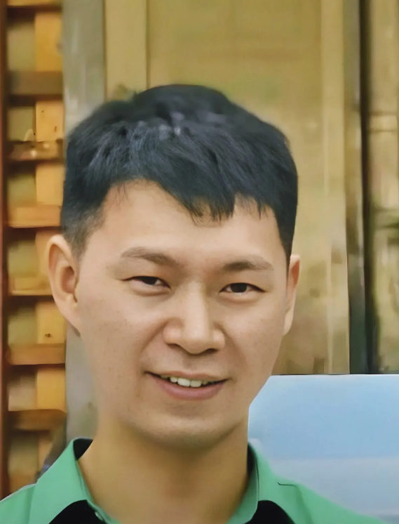 结婚两年家暴妻子16次的贺忠阳判刑了，先判他和谢女士离婚，再以故意伤害罪判他有期