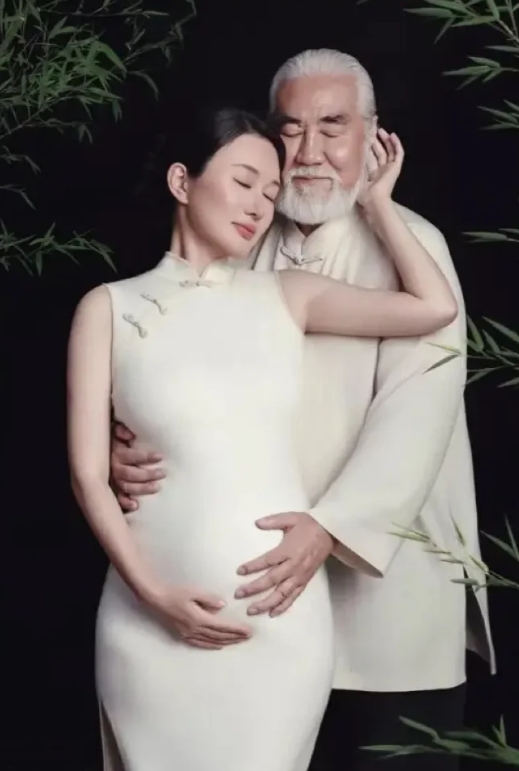 张纪中高龄生子，网友猜测连连